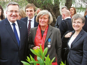 Decoration of Prof. Eva-Maria von Kemnitz by the President of the Republic of Poland, Bronislaw Komorowski, in Lisbon, April 2012