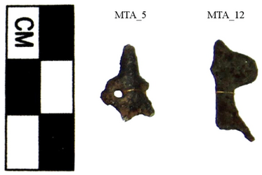 Figure A167: Highly schematic warrior figures (inv. NN. 116864 and 116847; by permission of the Soprintendenza ABAP dellâUmbria).