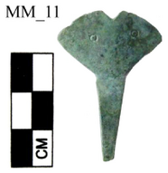 Figure A90: Schematic crests with two eyes (from left to right: inv. NN. 183031 and 183034; by permission of the Polo Museale dellâUmbria).